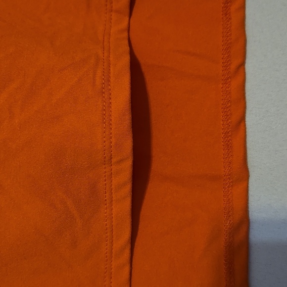 ZENANA, SZ M, SHIRT SHORT SLEEVE,  FOLDED CUFF, VNECK HI/LO HEM, SIDE SLIT - Picture 7 of 9